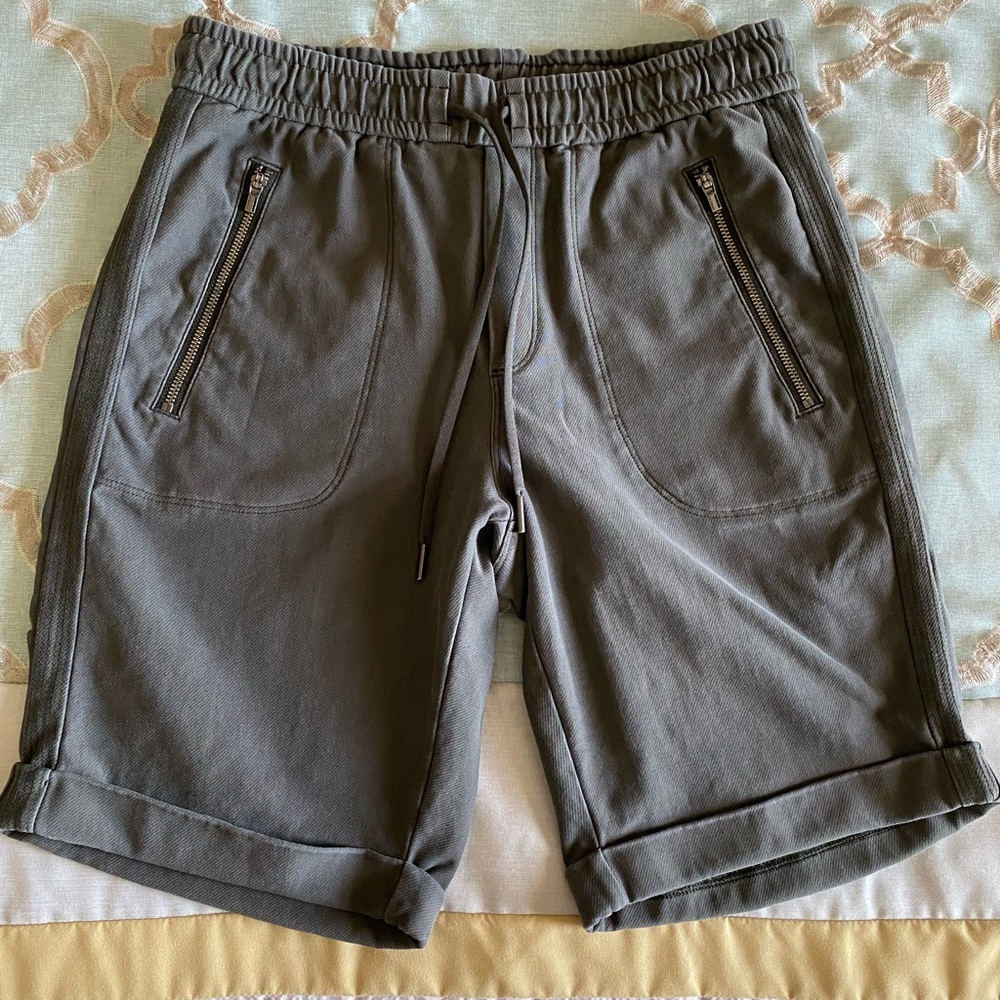Athleta Farallon 9" Bermuda Shorts in Charcoal Grey size 0
